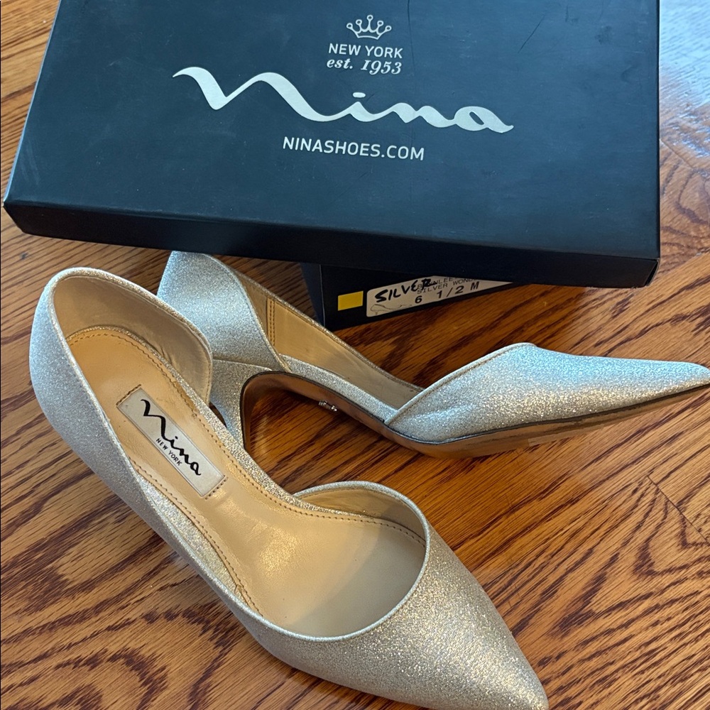 NINA Womens Silver Shimmer sparkly Pumps Silver Wonderland 6.5. 6 1/2